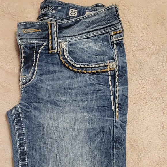 Miss Me Signature Cuffed Capri Jeans Size: 25 - Picture 12 of 13